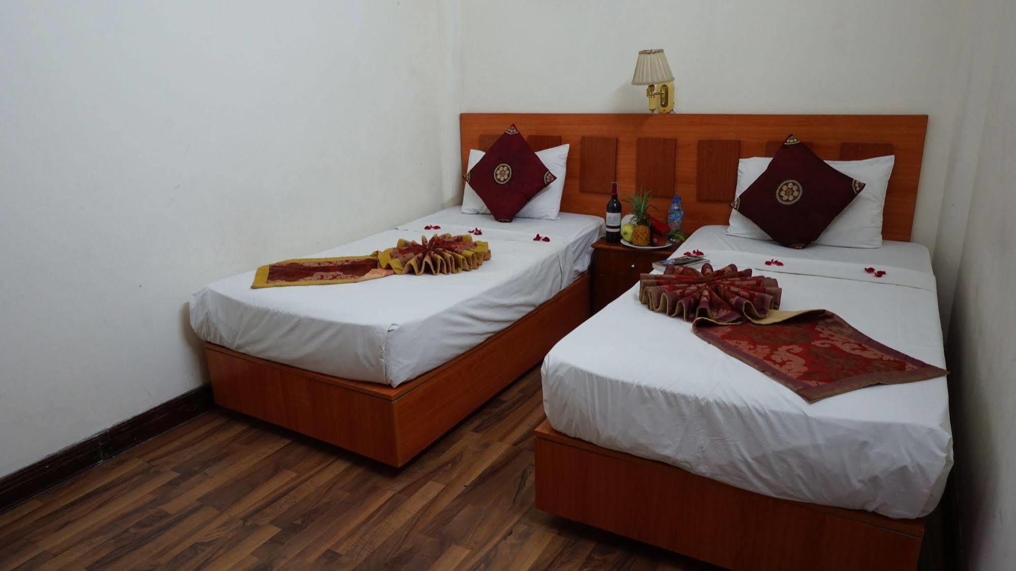 Hanoi Golden Moon Guest House & Travel Exterior foto