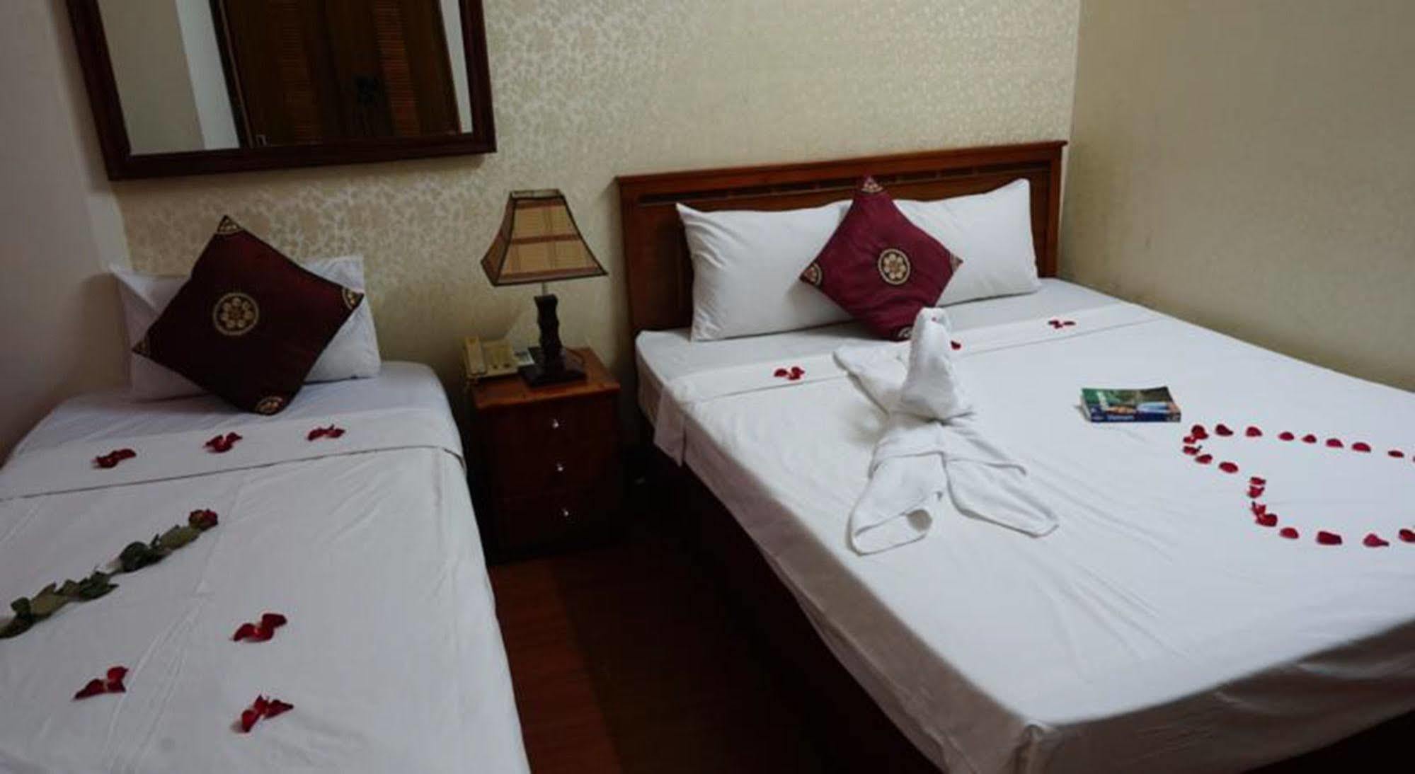 Hanoi Golden Moon Guest House & Travel Exterior foto