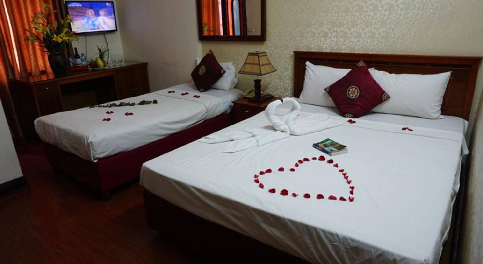 Hanoi Golden Moon Guest House & Travel Exterior foto