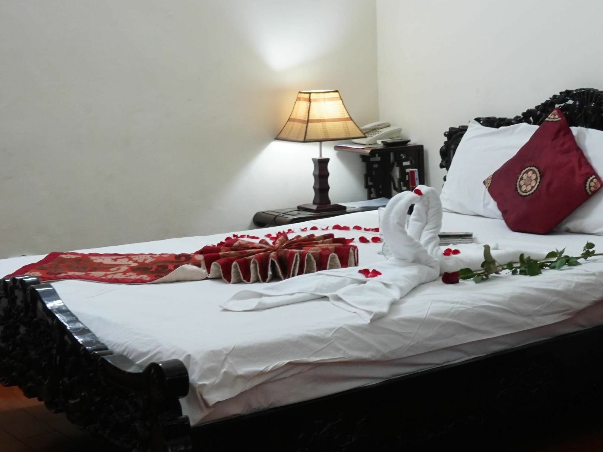 Hanoi Golden Moon Guest House & Travel Exterior foto